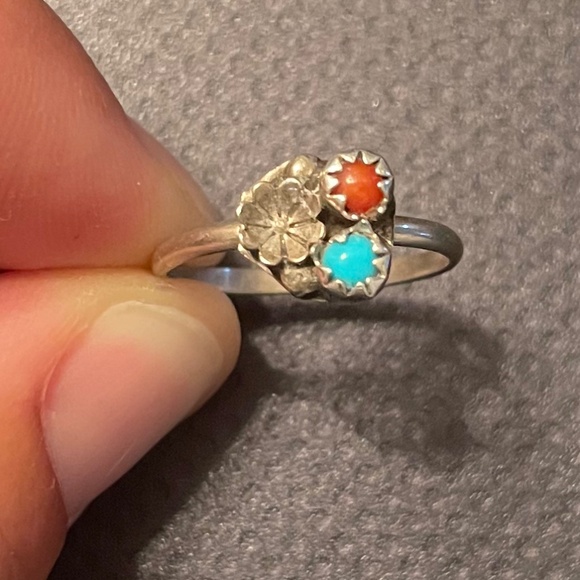 Vintage Native Turquoise and Coral Ring - Picture 1 of 4